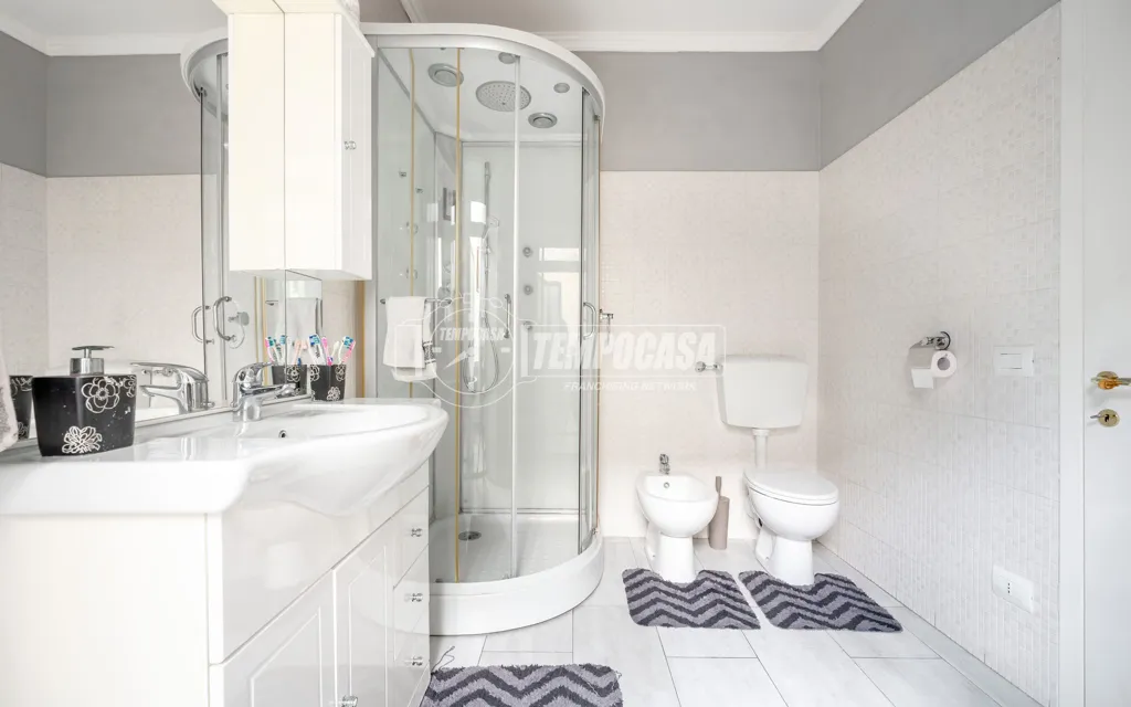 Salles de bain - Restored Apartment with Panoramic Terrace in Marradi