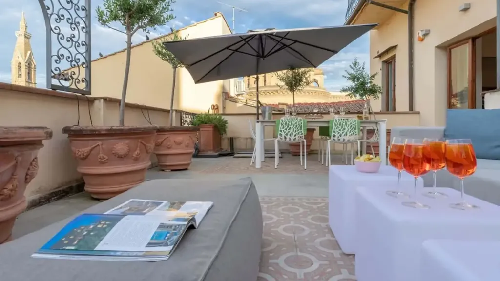 Terrace - Renaissance-Style Apartment with Terrace in Florence