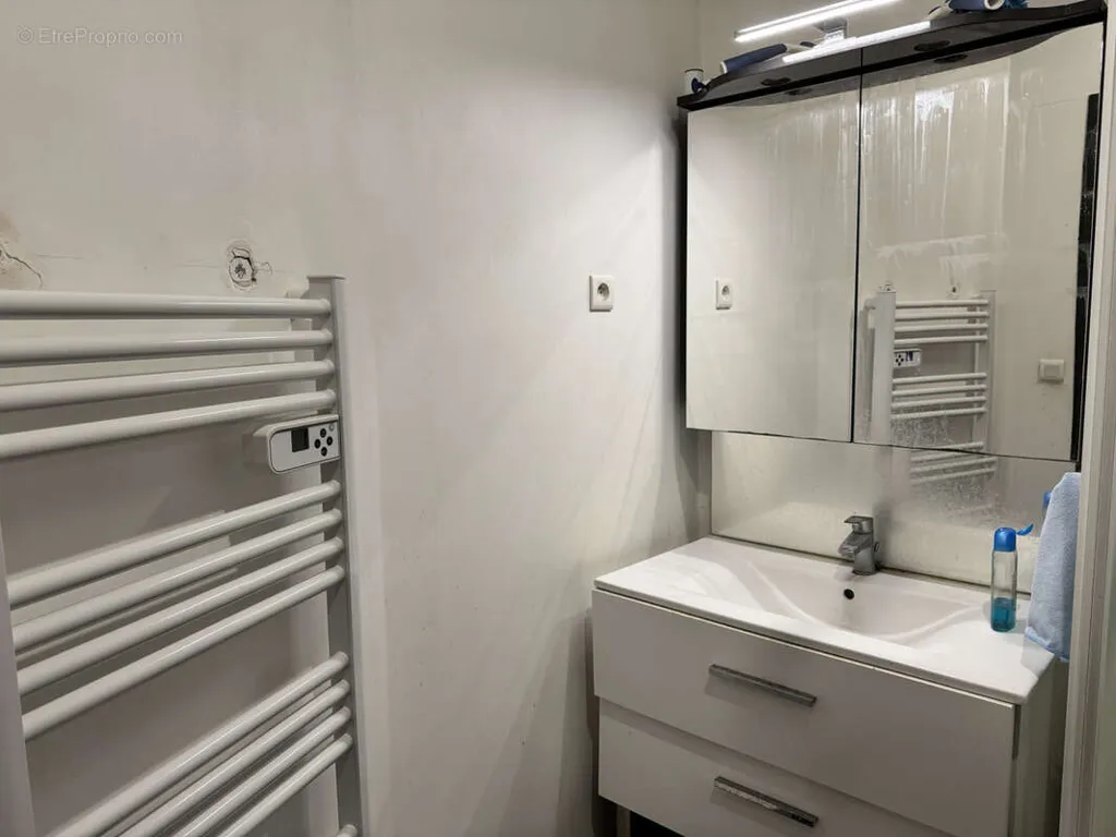 Bagni - Large 6-Bedroom Apartment in Lyon 9