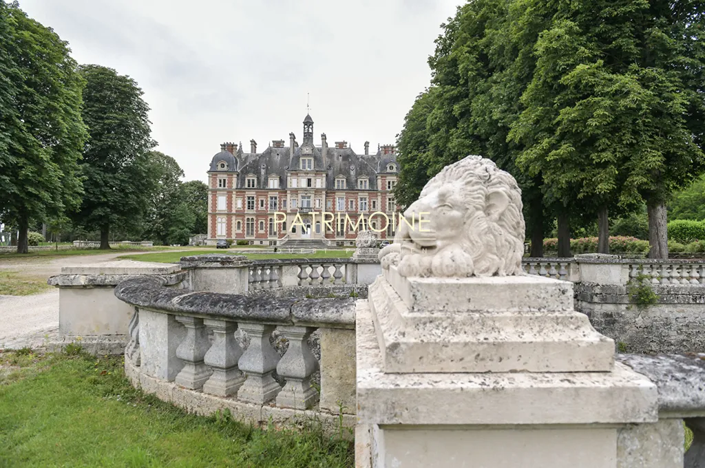 Välivaade - Triplex near Château de la Trousse, Ocquerre