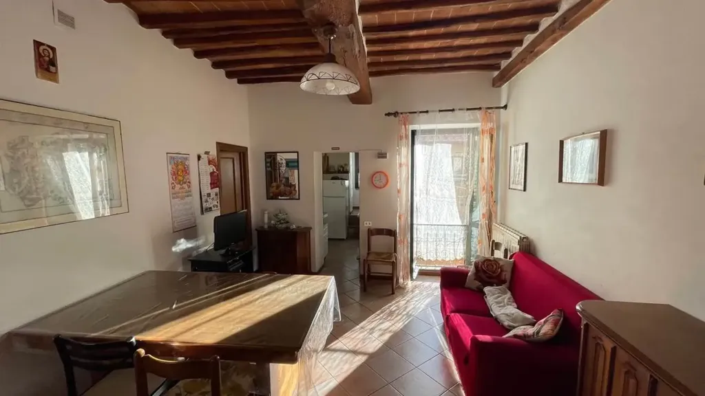 Salle à manger - Quadrilocale with High Ceilings near Siena Centre