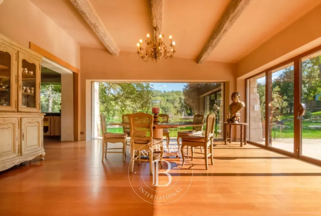 Dining Room - 14-room house in Roquefort-les-Pins