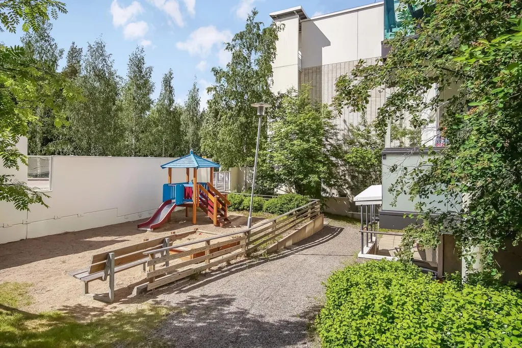 Garden - Spacious Flat with Sauna in Jyväskylä