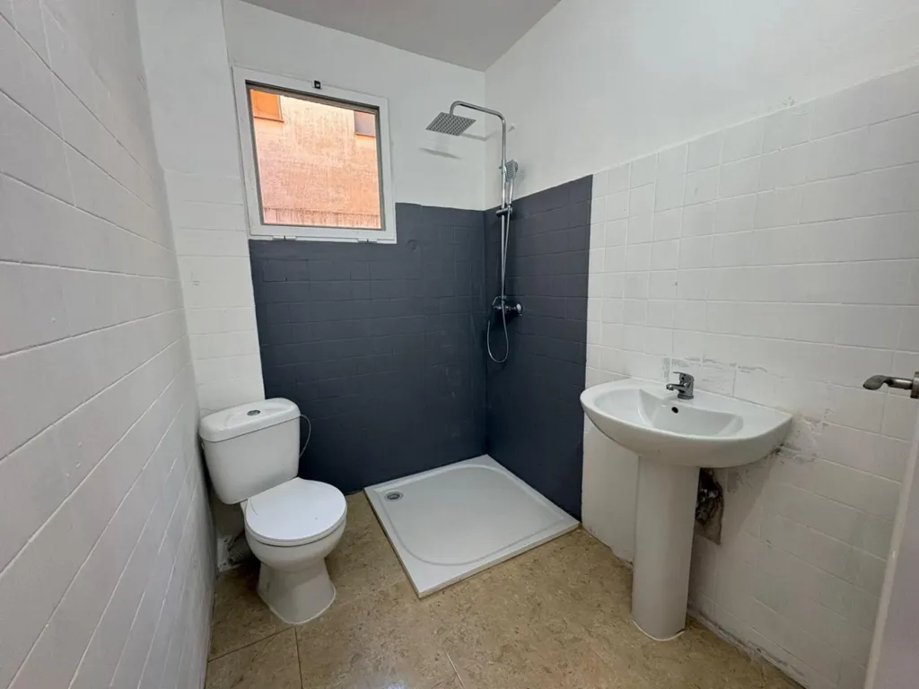 Vannitoad - Refurbished Flat with 5 Bedrooms in Centro, Ontinyent