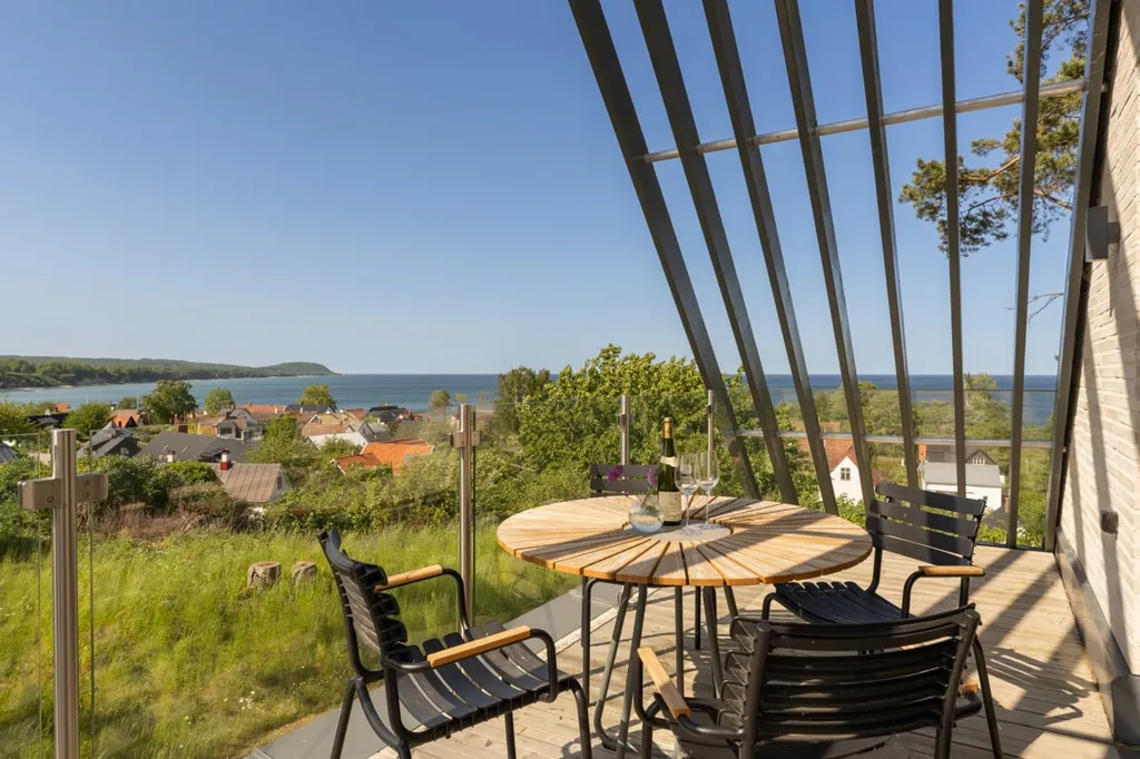 Terrazza - Architectural Villa with Sea View in Vik