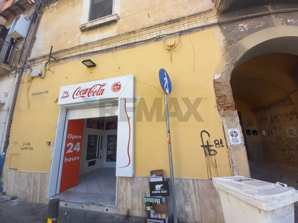 Välivaade - Commercial Space with Street Frontage in Caserta