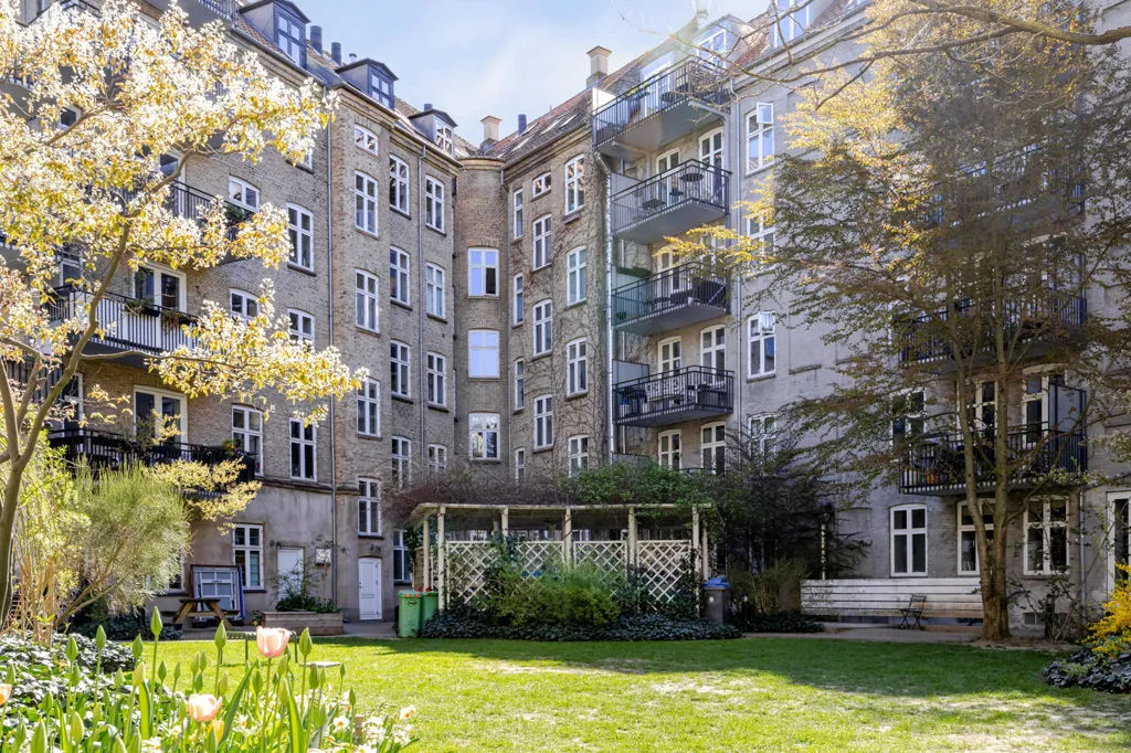 Aed - Duplex with Historic Charm in Copenhagen V