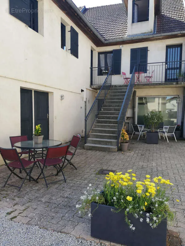 Jardin - Appartement Duplex avec Balcon au Centre de Bletterans