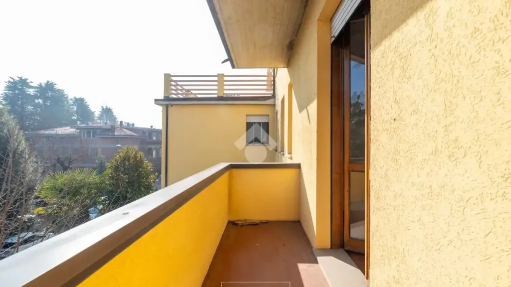 Balcon - Two-Level Attico with Terraces in Vignola