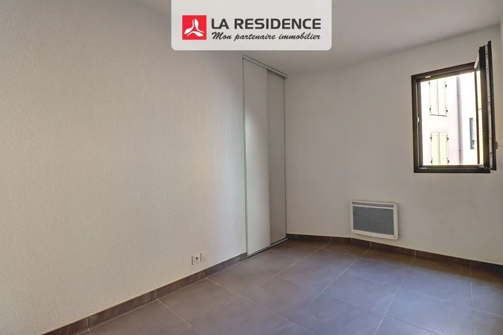 Stanze - Recent Apartment with Terrace in Fréjus Centre