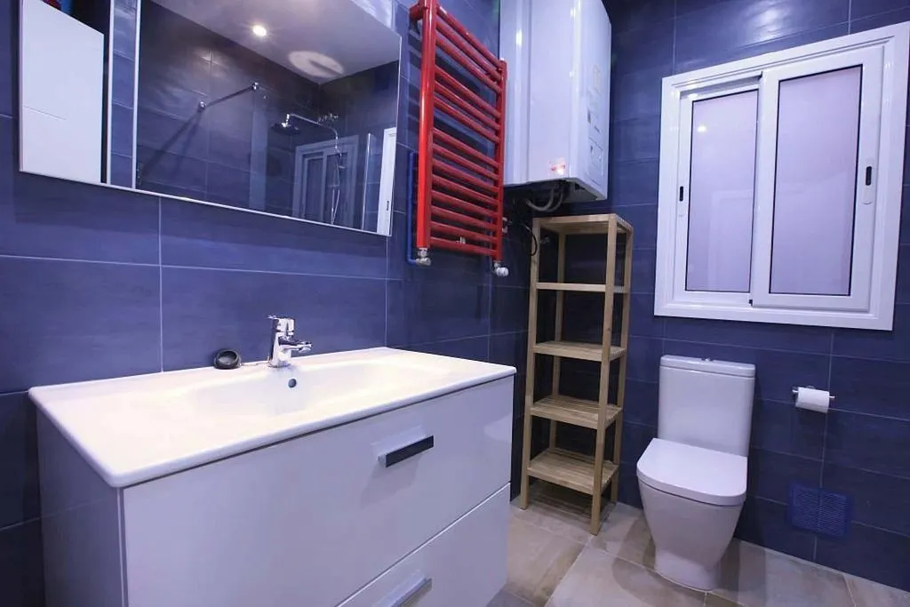 Vannitoad - Furnished Apartment with Central Heating in El Camp de l'Arpa del Clot