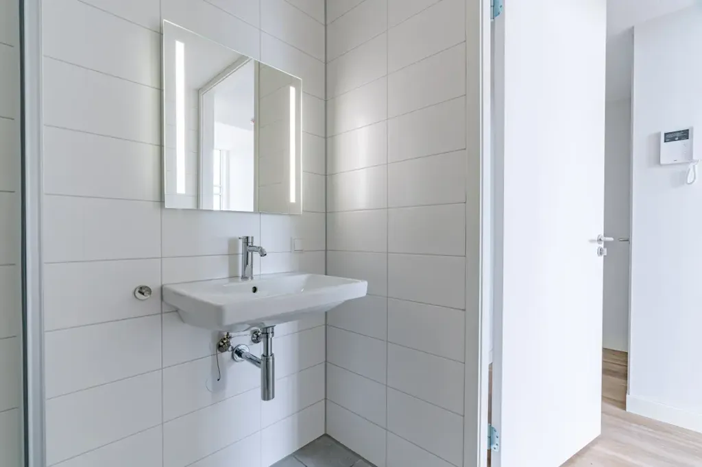 Vannitoad - Studio Apartment with Central Heating in Den Haag