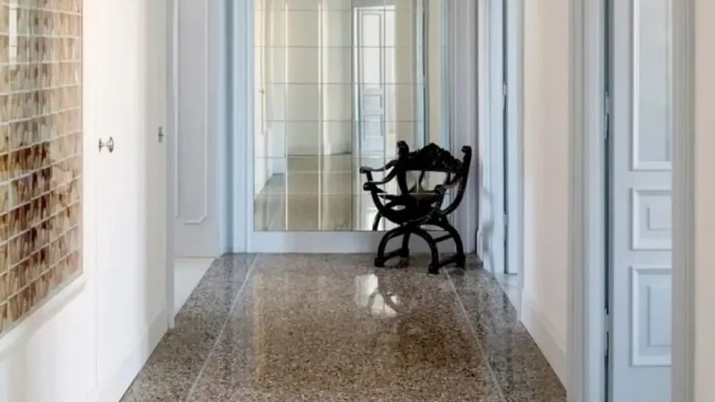 Entrée - Spacious Apartment with Balconies in Modena