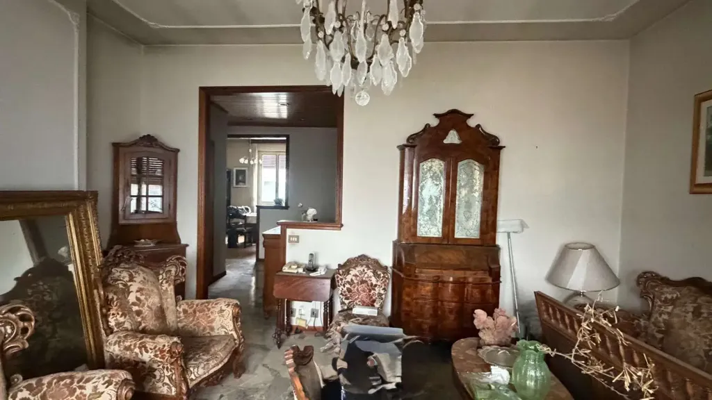 Elutuba - Spacious Apartment with Balconies in Piacenza