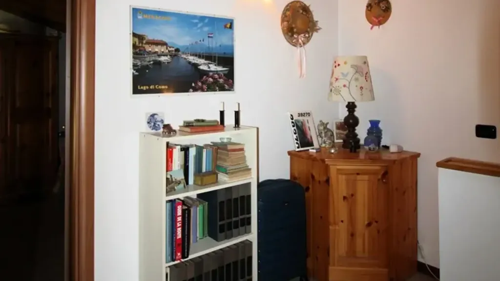 Entrée - Two-Level Apartment with Terraces in Alta Valle Intelvi