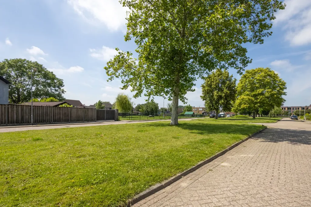 Välivaade - Spacious Detached House with River View in Westdorpe