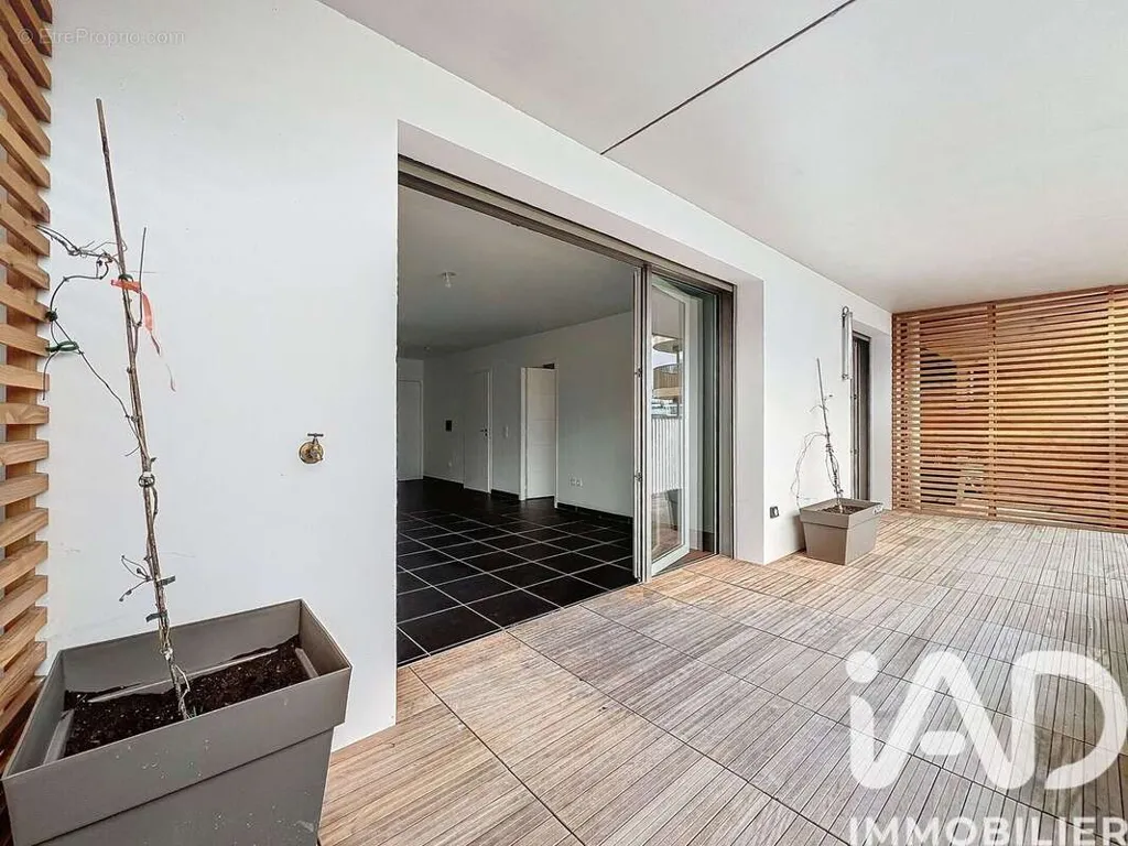Terrass - Modern Flat with Balcony in Rueil-Malmaison