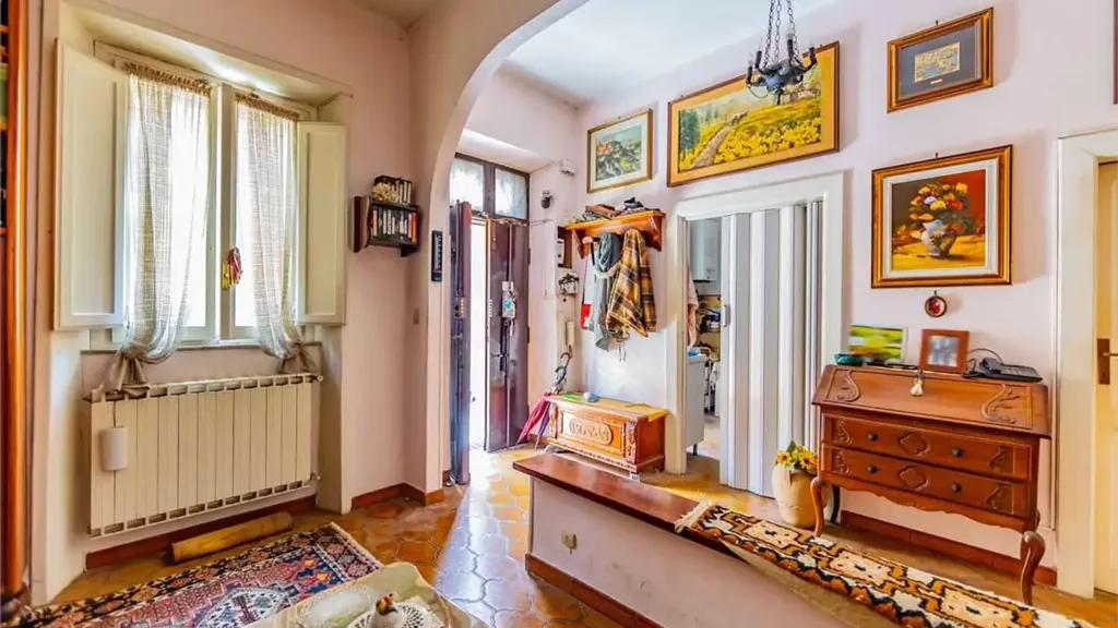 Hallway - Three-Bedroom Apartment in Tivoli