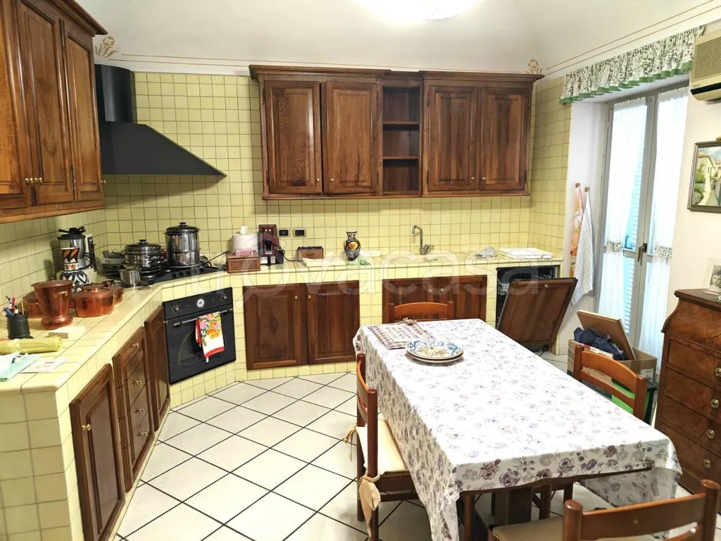 Cuisine - Historic Apartment with Balcony in Bra
