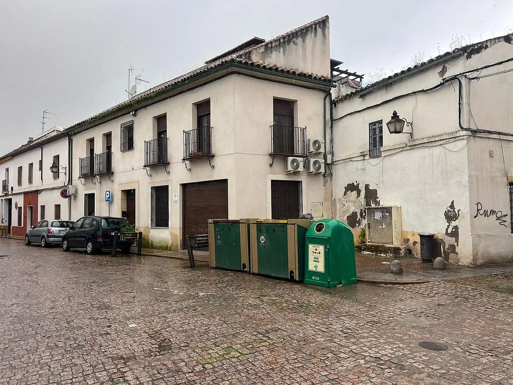 Extérieur - Demolition Plot with Two Facades in Córdoba