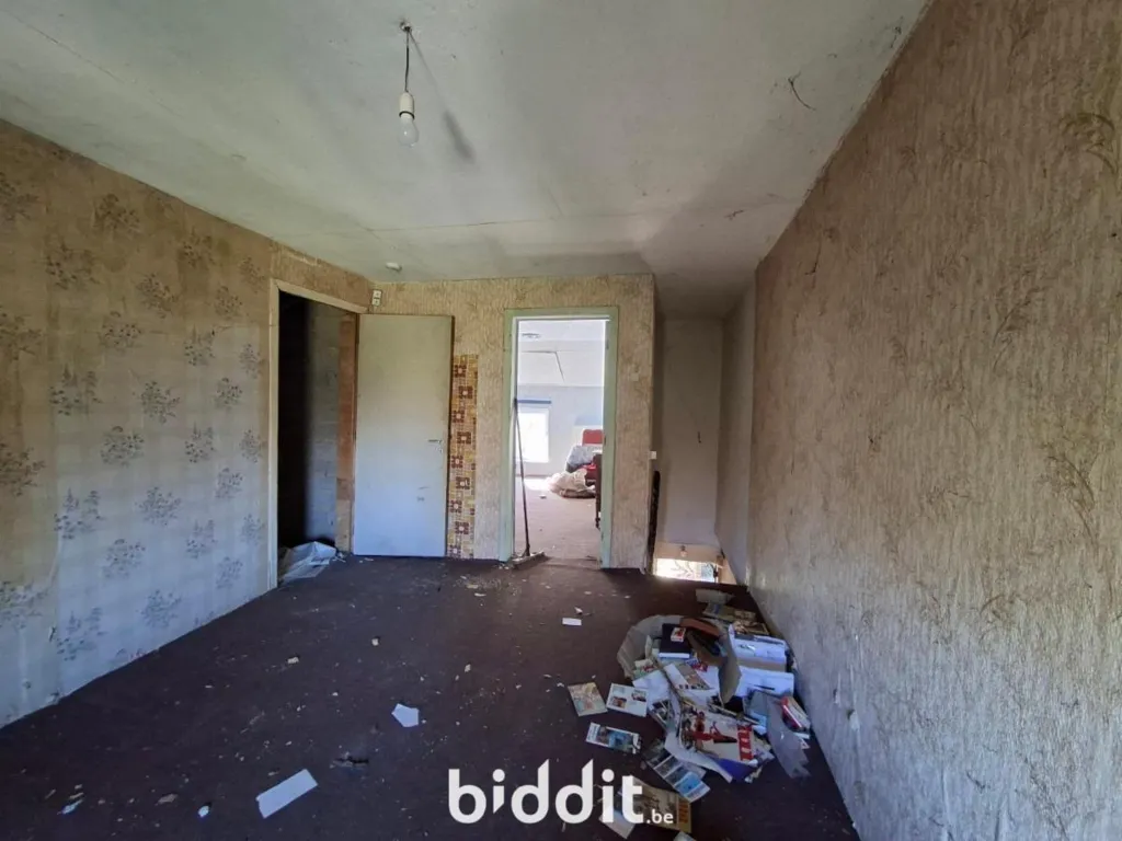 Pièces - Maison à Rénover avec Jardin dans un Cadre Vert à Sambreville