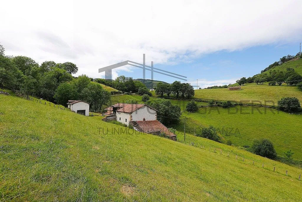 Giardino - Traditional Chalet with Terrace in Baztan Valley