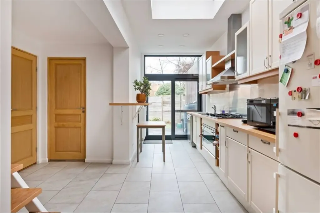 Kitchen - Charming Ground Floor Flat with Terrace in Mortsel