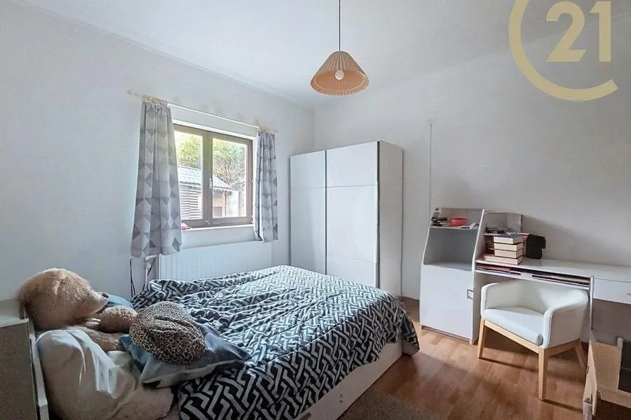 2 magamistoaga maja asukohas Thuin
