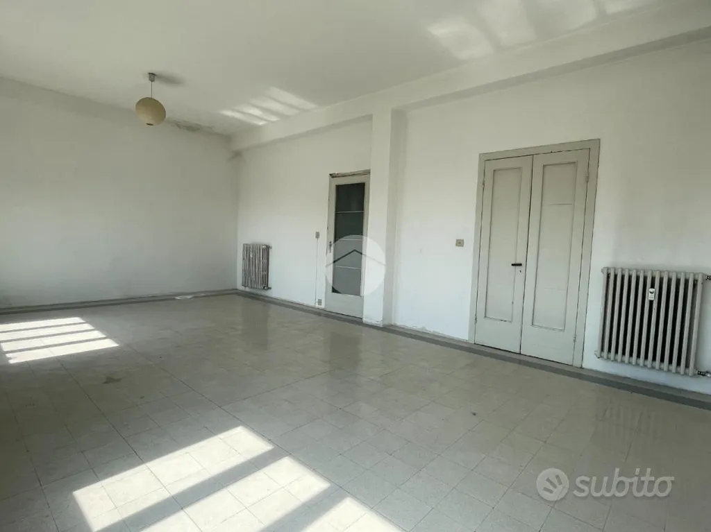 Stanze - Triplex with Balcony in Asti's Historic Centre