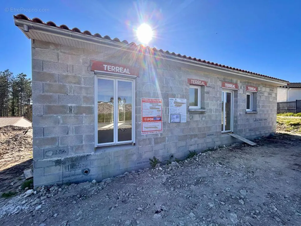 Välivaade - New Flat-Plan House with Terrace in Trélissac