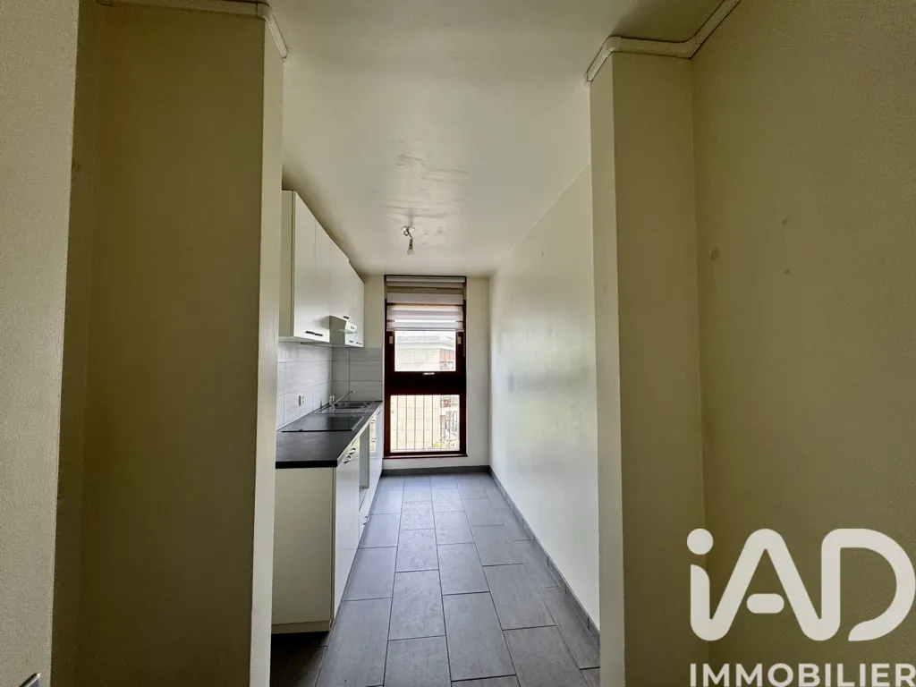 Hallway - Apartment with Pool in Le Chesnay