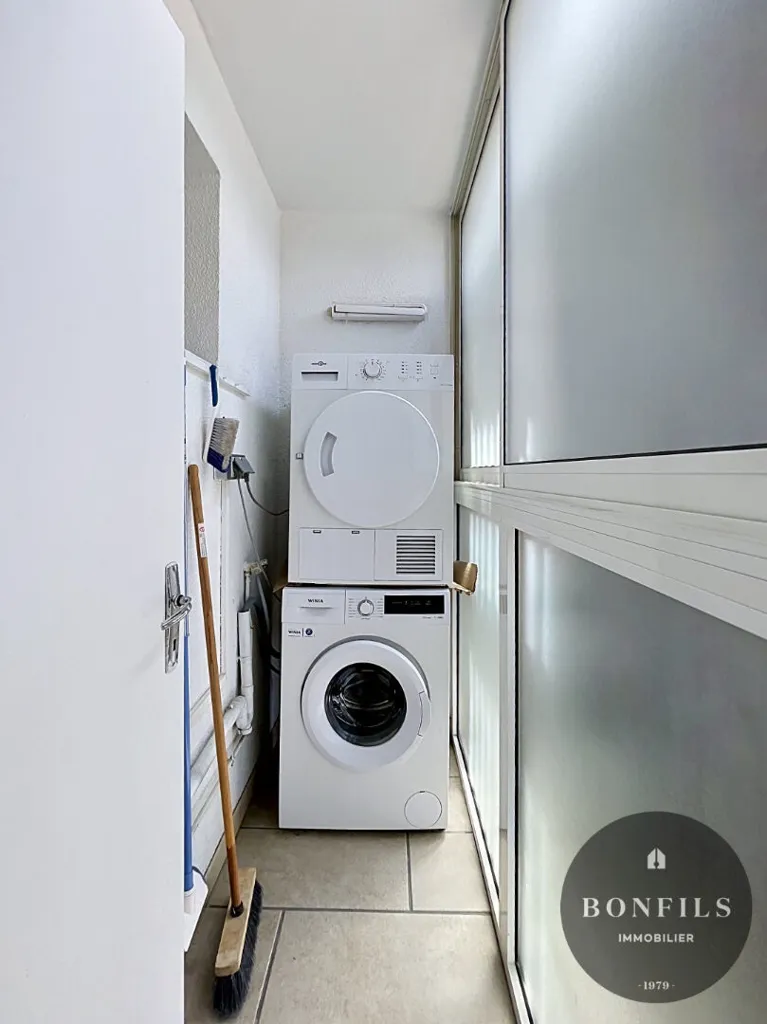 Pesuköök - Furnished Apartment with Balcony in Avignon Extramuros