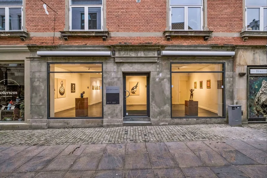 Extérieur - Retail Unit with Large Windows in Graven, Horsens