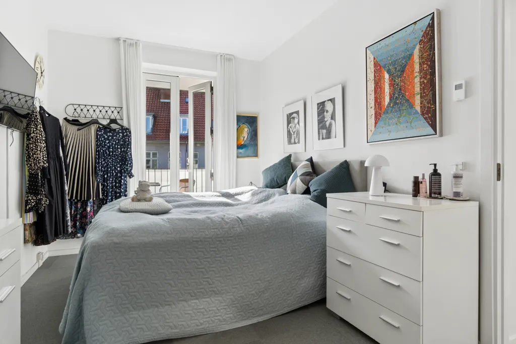 Bedrooms - Apartment with Balconies in Hellerup