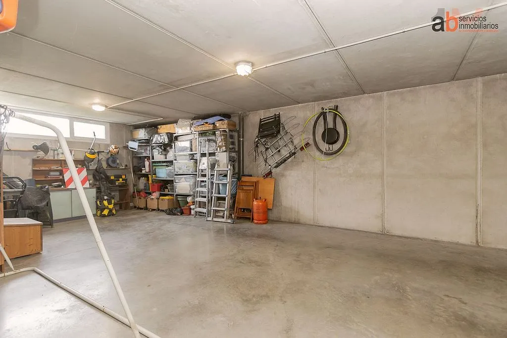 Garage - Chalet with Terrace in Aizoáin