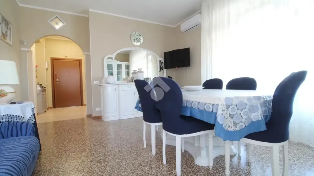 Sala da pranzo - Apartment with Balcony in Suzzara