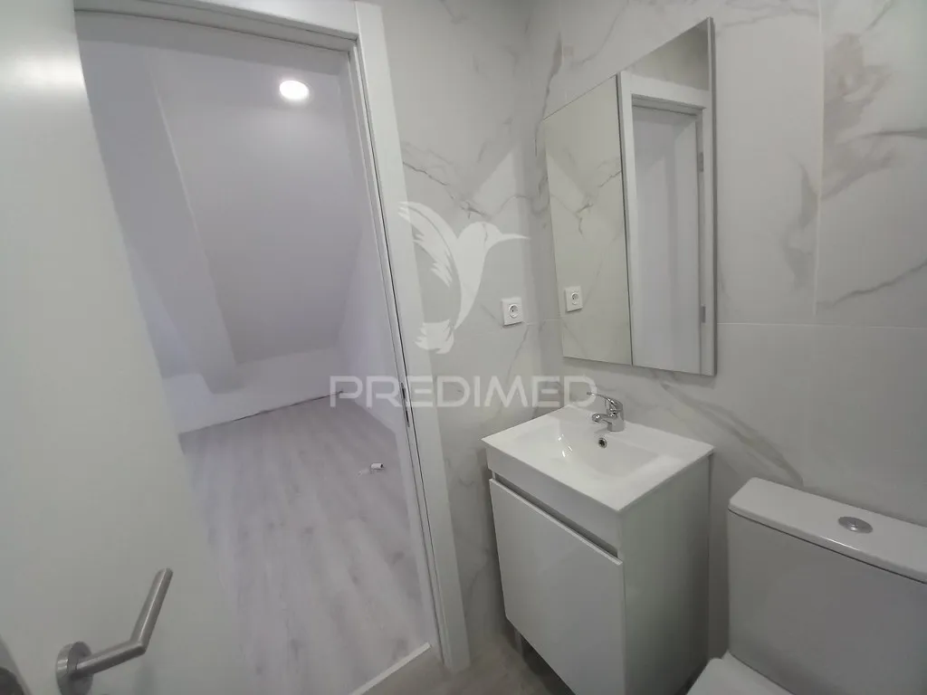 Salles de bain - Restored Duplex with Sea View in Costa da Caparica