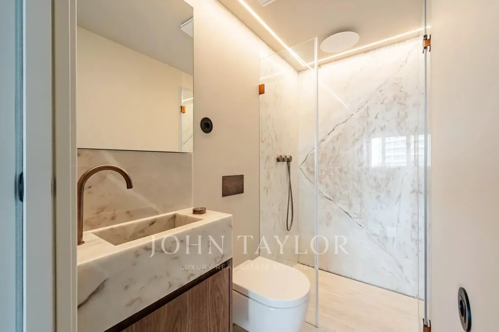 Bagni - Contemporary Flat with Balcony in Amoreiras, Lisbon