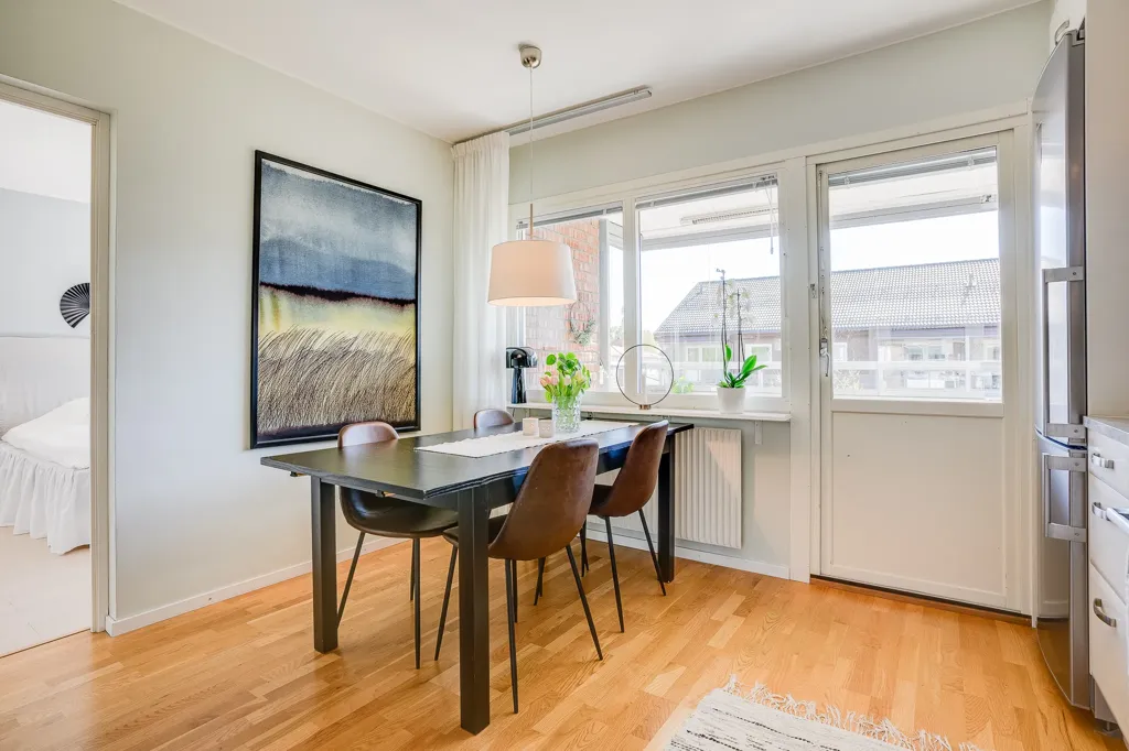 Salle à manger - Apartment with Garden and River View in Västerbotten