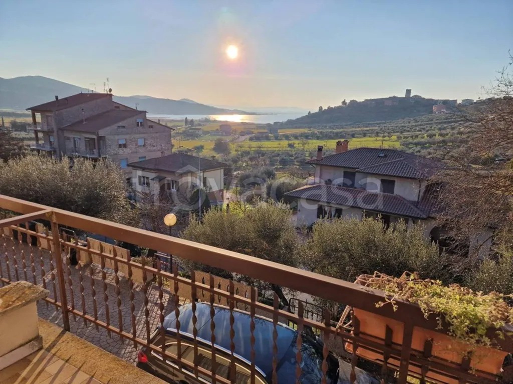 Balcon - Villa with Lake View in Magione