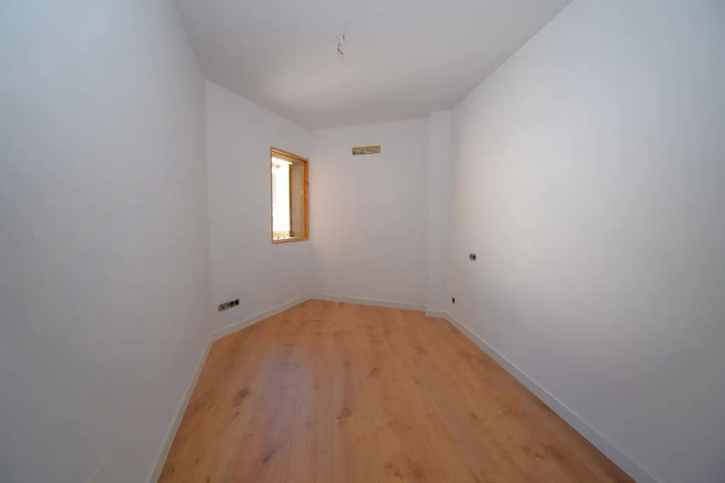 Pièces - Newly Built Townhouse with Parking in Caimari