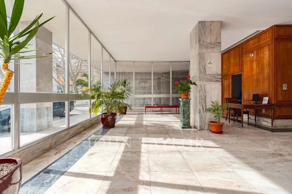 Ingresso - Contemporary Flat with Balcony in Amoreiras, Lisbon