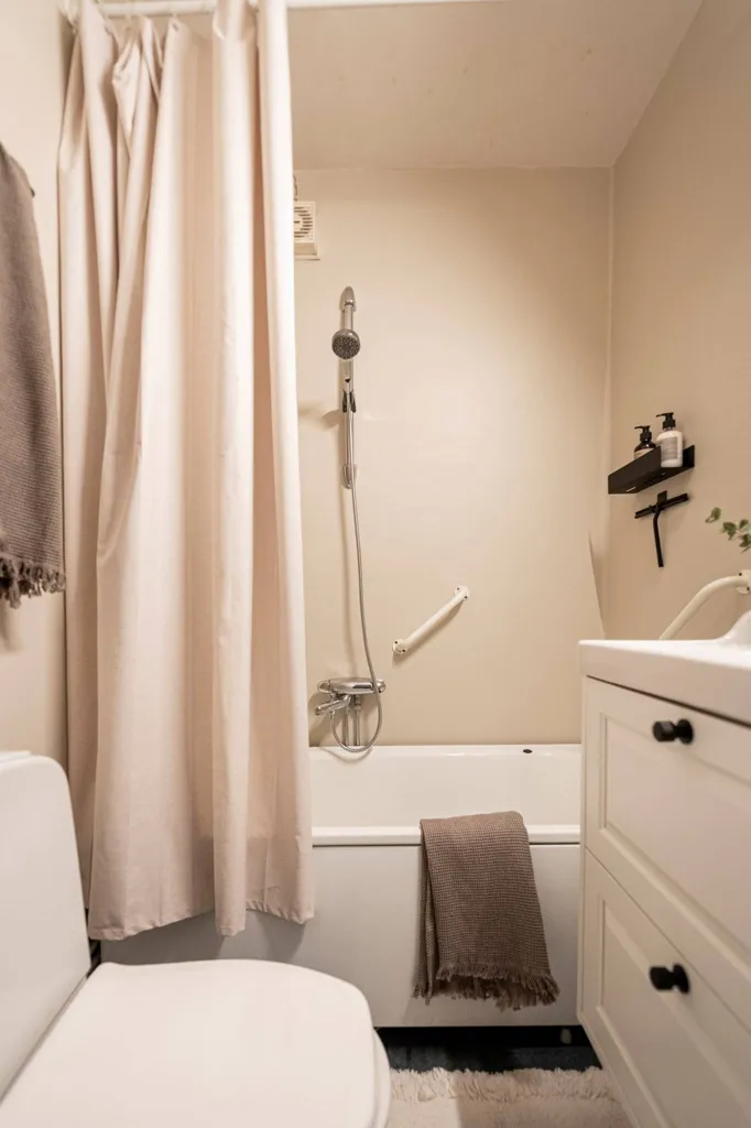 Bagni - Renovated Flat with Balcony in Västerås