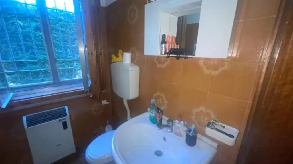 Salles de bain - Semi-Furnished Studio with Garden in Serramazzoni