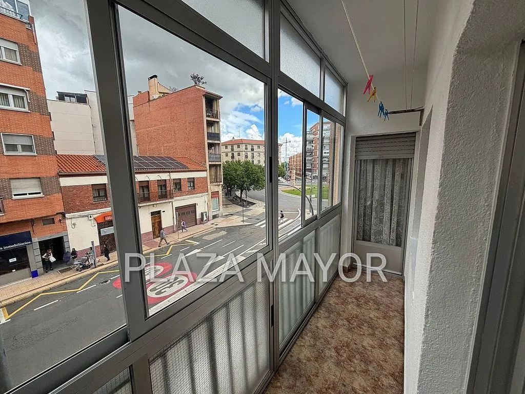 Balcon - Furnished Flat with Balcony in Rollo