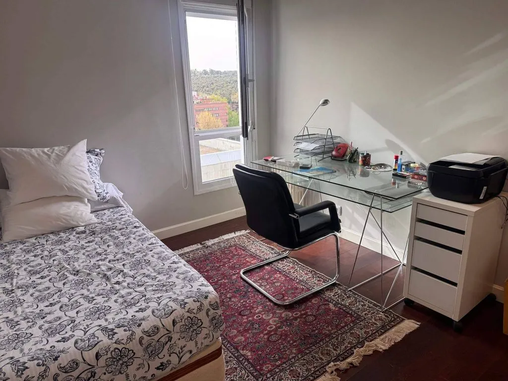 Office - Luxury Flat with Pool on Arroyofresno Street, Madrid