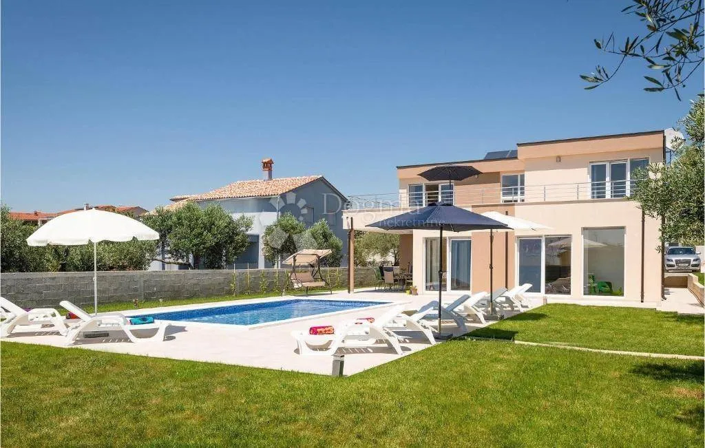 Piscine - Modern Villa with Pool in Vodnjan