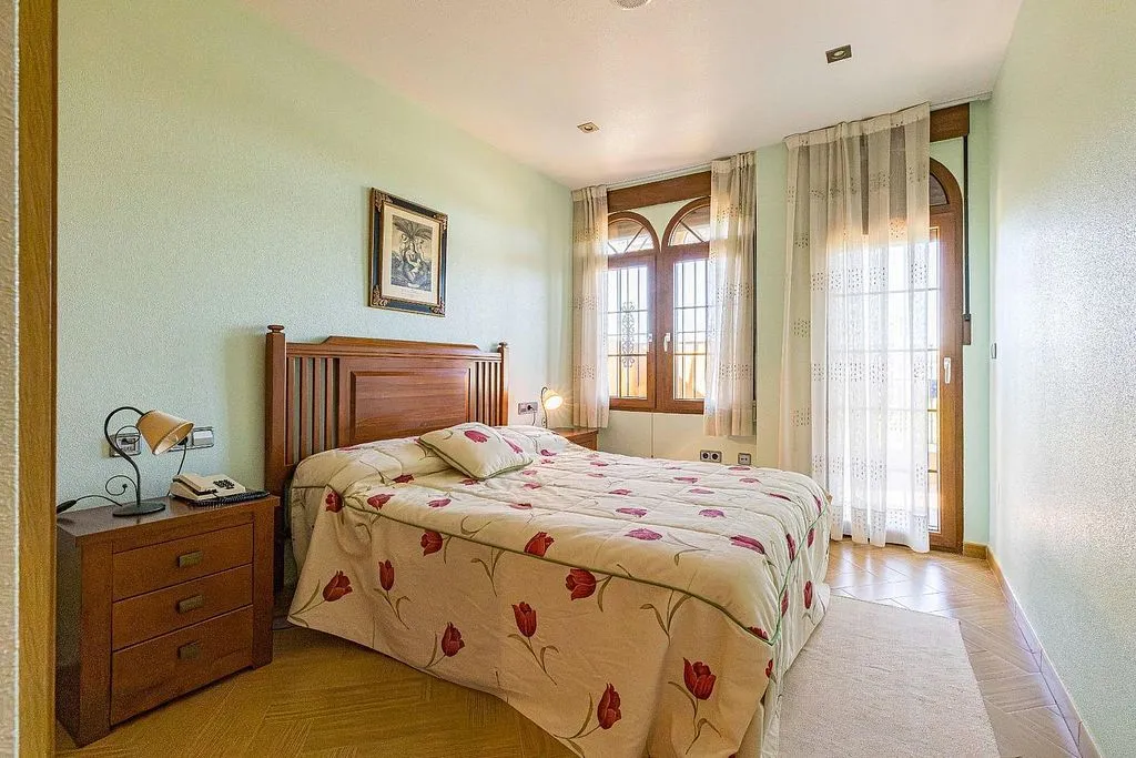 Bedrooms - Chalet with Andalusian Patio in Barriomar