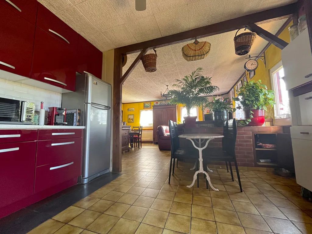 Cuisine - Maison avec Jardin et Atelier à Roannes St Mary