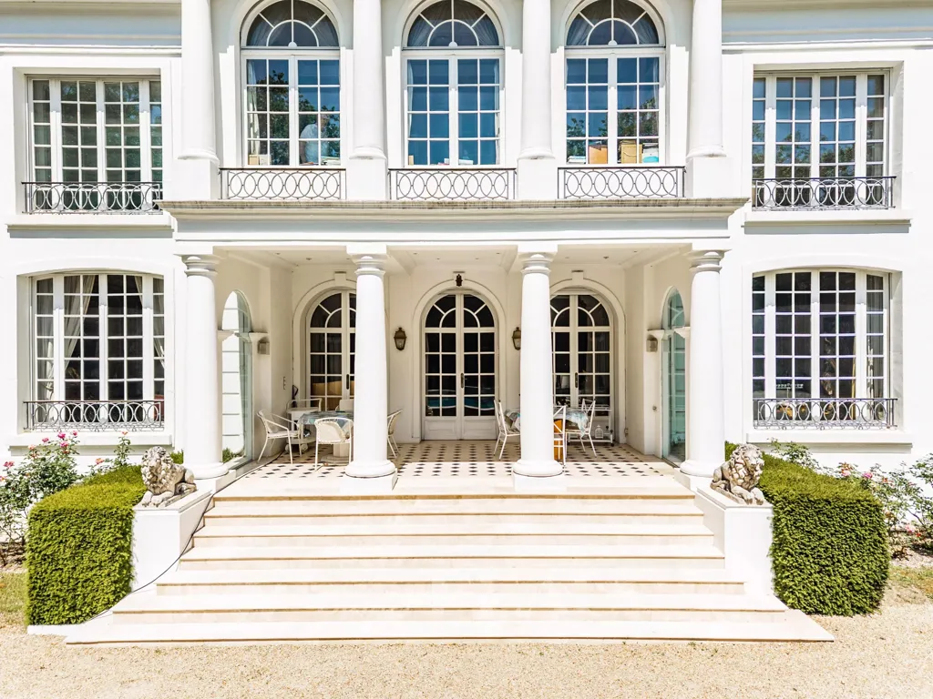 Välivaade - Néo-Classical Villa with Park in Le Vésinet